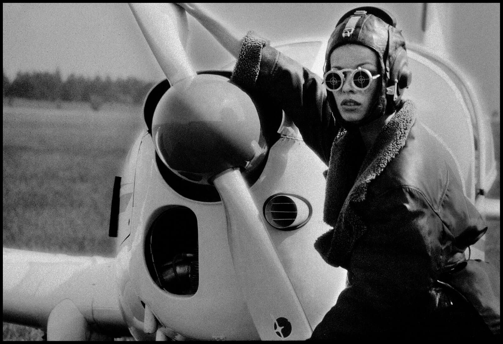 029 — Avion, Praha, 1992