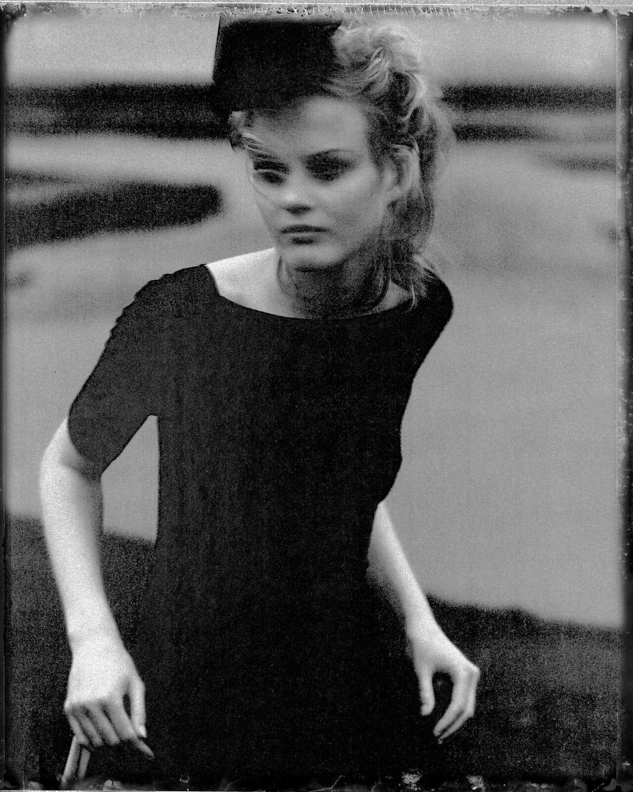 078 — Island Česká Elle, 1998