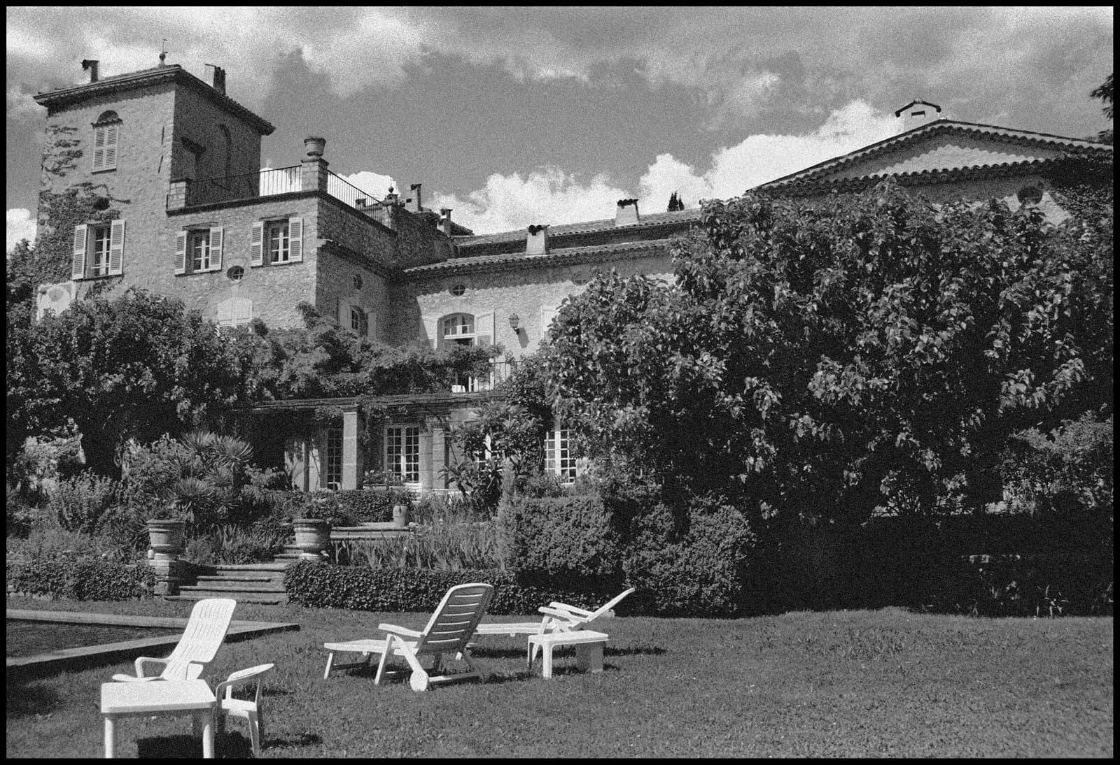 143 — Château de Christian Dior, Francie, 1973