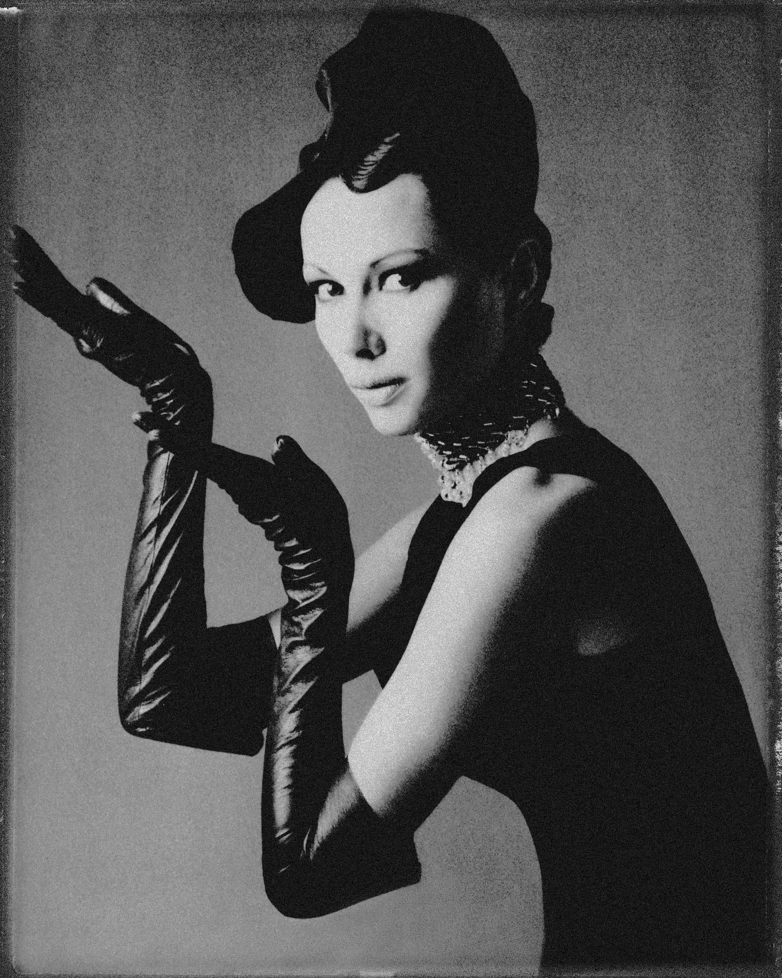 201 — Adriana Česká Elle, 1998